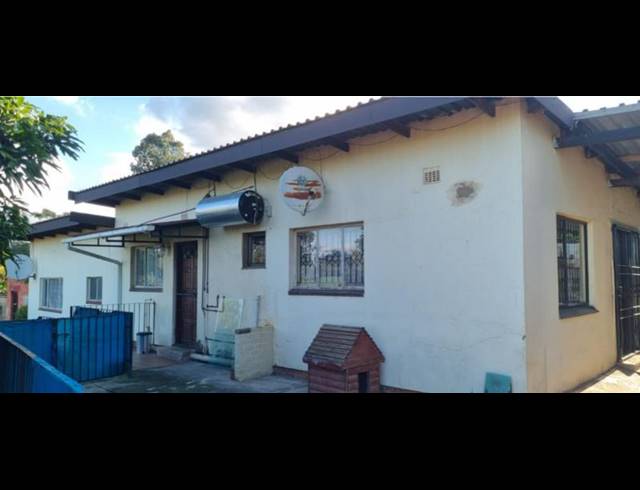 3 BEDROOM HOUSE FOR SALE IN WOODLANDS